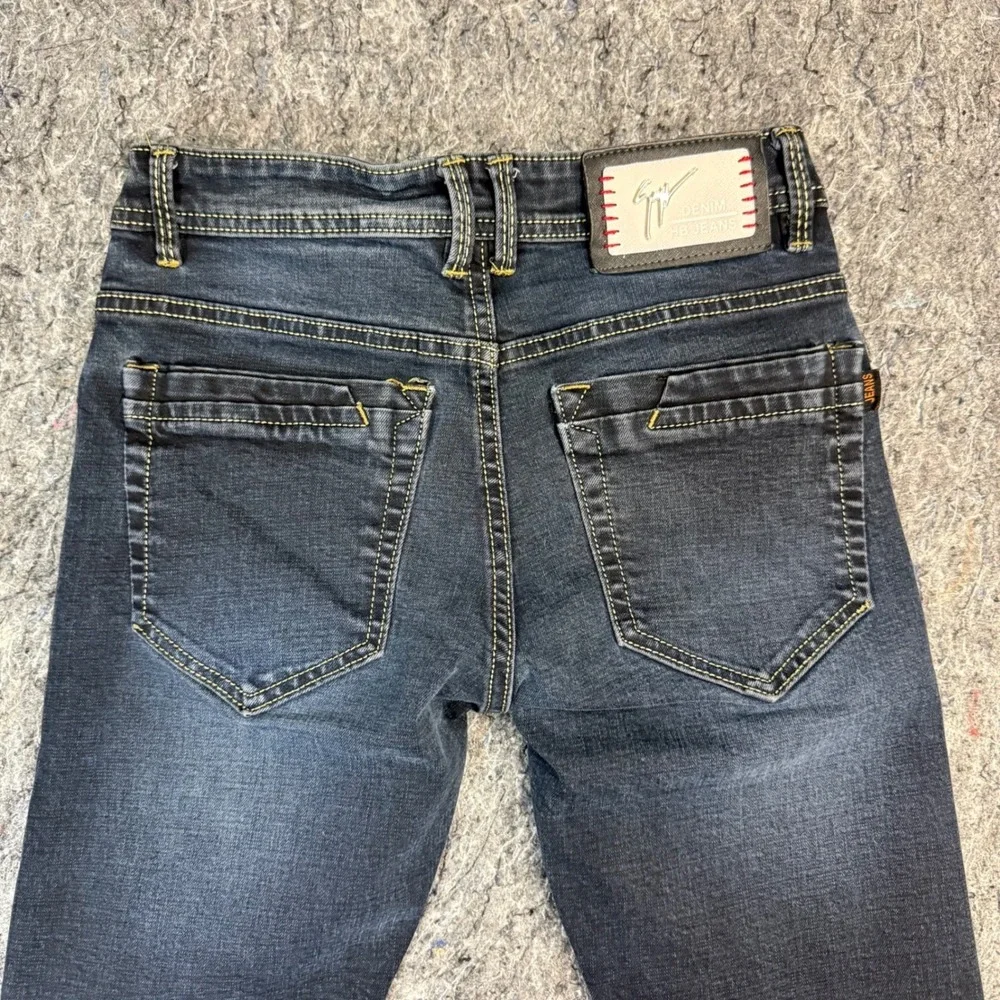 HB Jeans International Gorgeous Dark Slim Fit Faded Black Denim Jeans 28x32‎